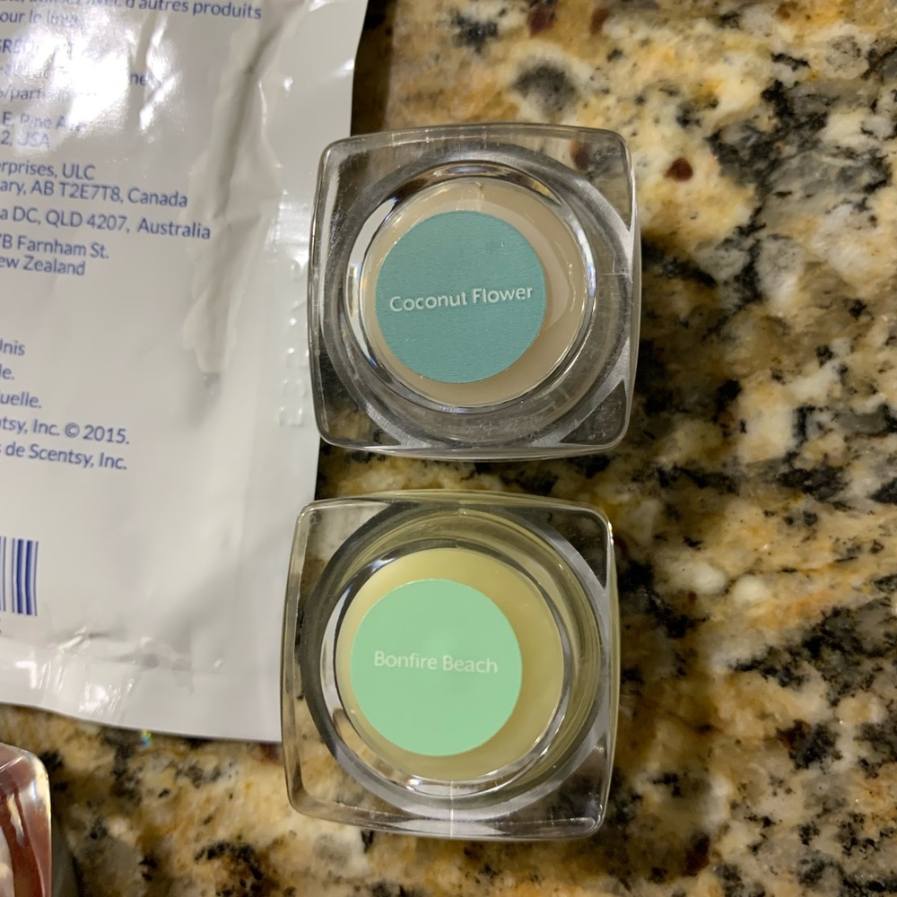 Scentsy Luna Clothing Conditioner and Wax Melts Set - Picture 9 of 9